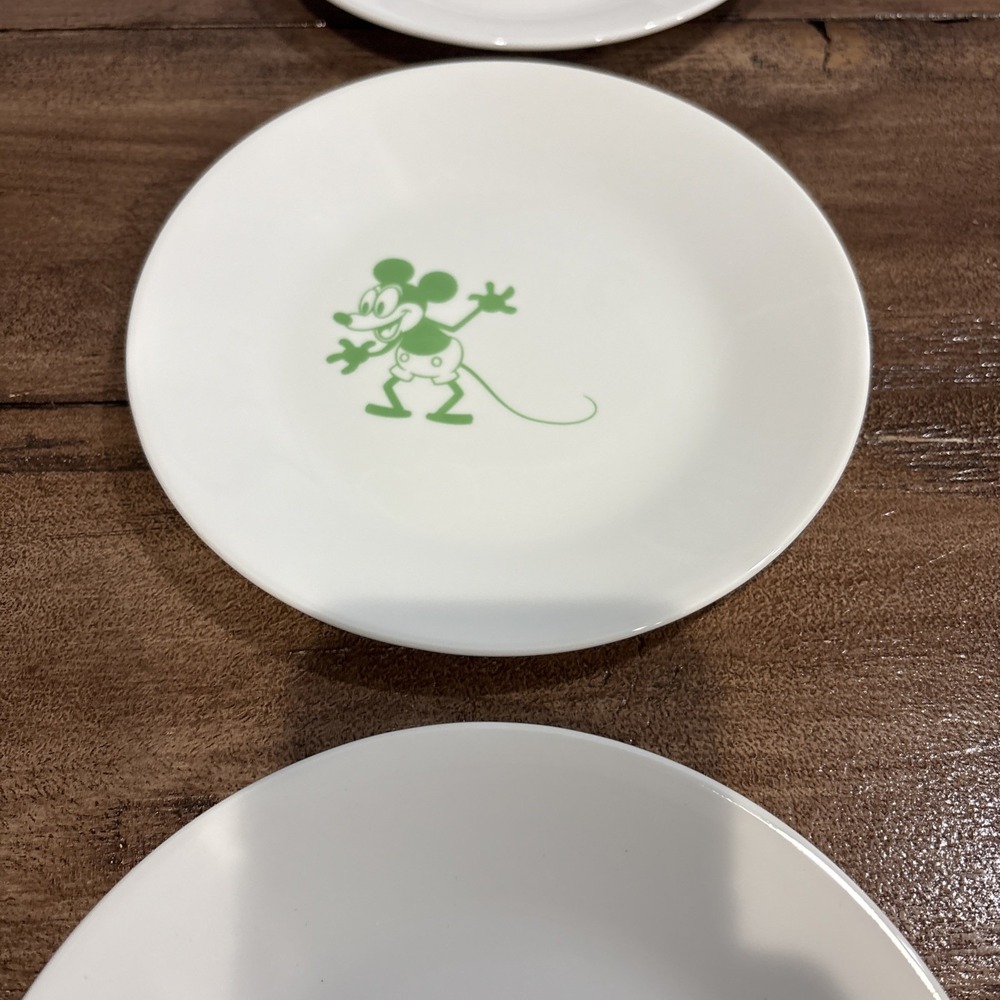 4 Corelle Disney MICKEY MOUSE 6 3/4" Appetizer Dessert BREAD PLATES - Picture 4 of 5